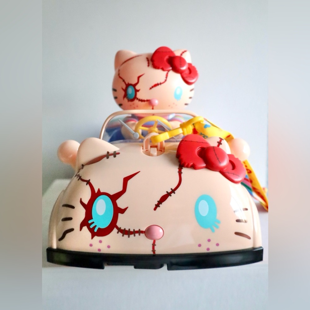 Universal Studios Halloween Horror Nights Hello Kitty Chucky Popcorn Bucket New